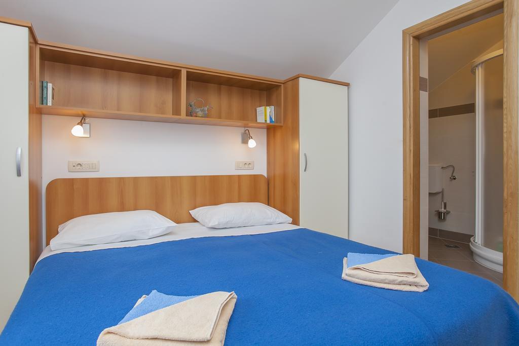 Apartments Villa Maris 鲁巴达 客房 照片