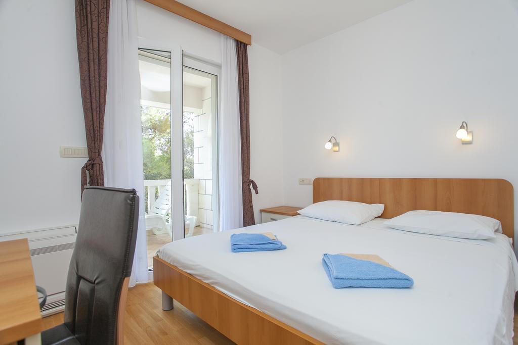 Apartments Villa Maris 鲁巴达 客房 照片