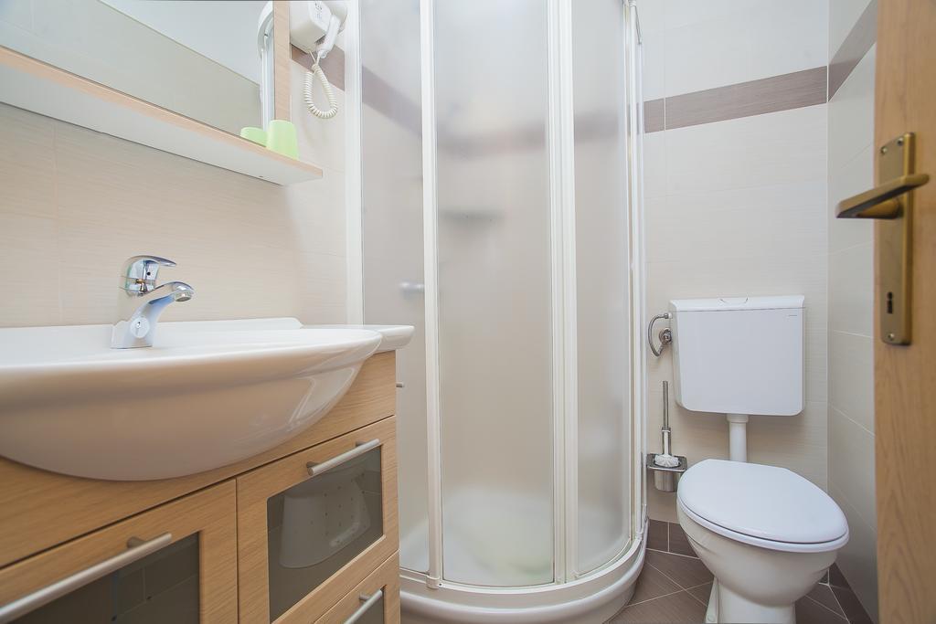 Apartments Villa Maris 鲁巴达 客房 照片