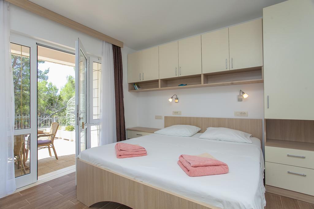 Apartments Villa Maris 鲁巴达 客房 照片