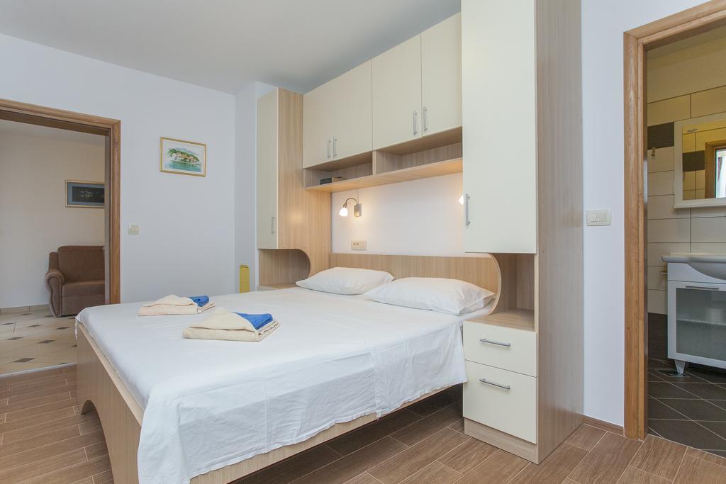 Apartments Villa Maris 鲁巴达 客房 照片