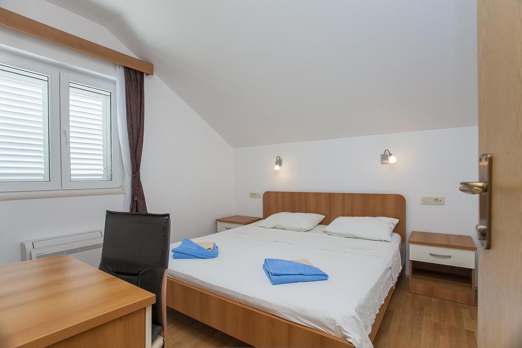 Apartments Villa Maris 鲁巴达 客房 照片